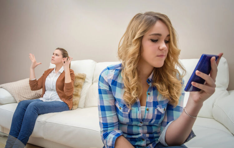 Come trattare un adolescente: nello studio e a casa bisogna collaborare al massimo