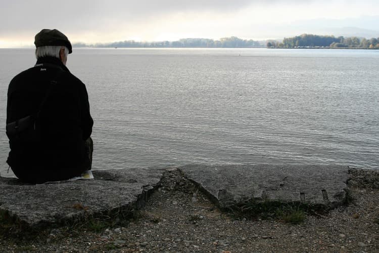 Piccola guida per prendersi cura dei bisogni psicologici degli anziani per familiari e operatori