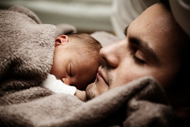 Depressione perinatale paterna: sono un papà triste