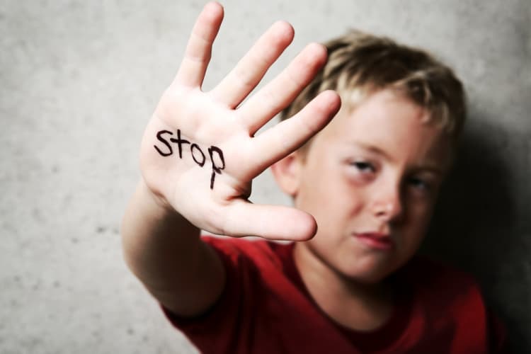 BULLONE da svitare: I meccanismi nel sistema vittima - carnefice riprodotti nei contesti scolastici