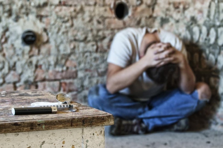 Disturbi correlati a sostanze: tossicodipendenza, droga, alcol